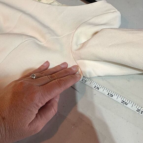 Metisu‎ Women's Bell Sleeve Boat Neck Lined Satin Sheath Dress Cream Size Medium - Picture 10 of 11